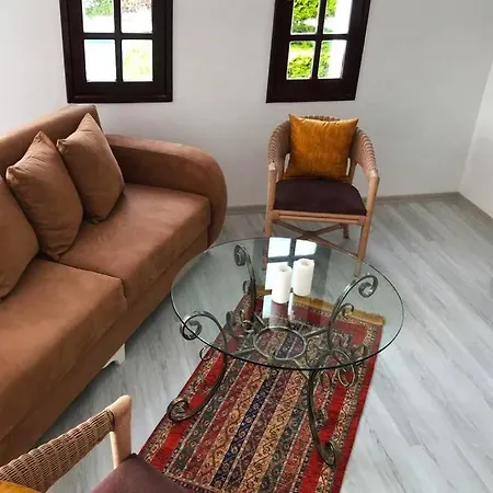 Huebsche Ferienwohnung Mit Pool