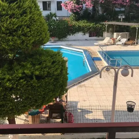 Huebsche Ferienwohnung Mit Pool * 쿠사다시